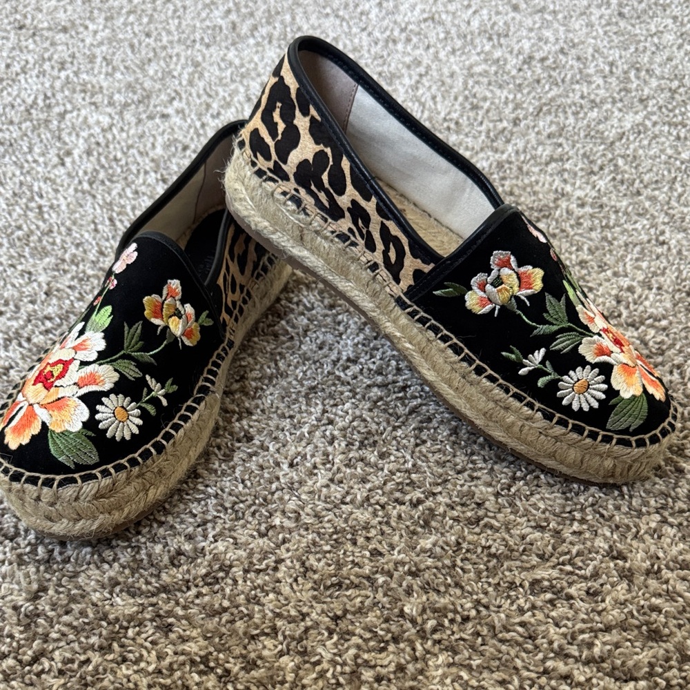 LAST CALL BEFORE DONATION Floral Embroidered Espadrilles